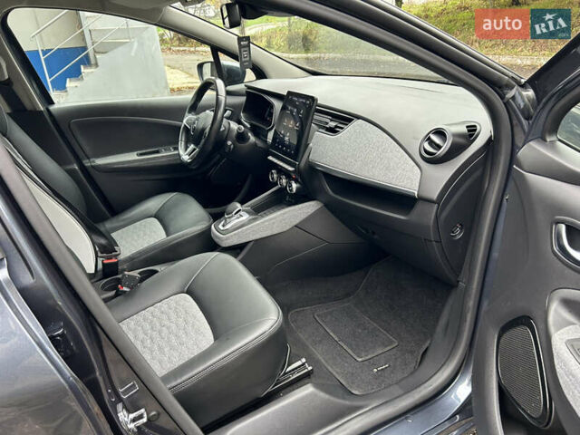 Серый Рено Зое, объемом двигателя 0 л и пробегом 16 тыс. км за 14800 $, фото 24 на Automoto.ua