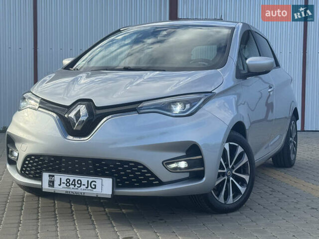 Серый Рено Зое, объемом двигателя 0 л и пробегом 130 тыс. км за 13350 $, фото 1 на Automoto.ua