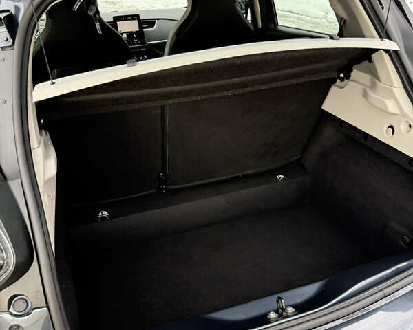 Сірий Рено Зое, об'ємом двигуна 0 л та пробігом 99 тис. км за 13950 $, фото 34 на Automoto.ua