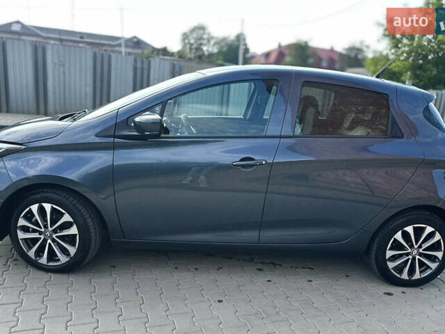 Серый Рено Зое, объемом двигателя 0 л и пробегом 39 тыс. км за 13500 $, фото 5 на Automoto.ua