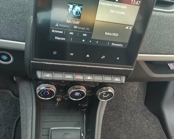 Серый Рено Зое, объемом двигателя 0 л и пробегом 68 тыс. км за 13700 $, фото 22 на Automoto.ua
