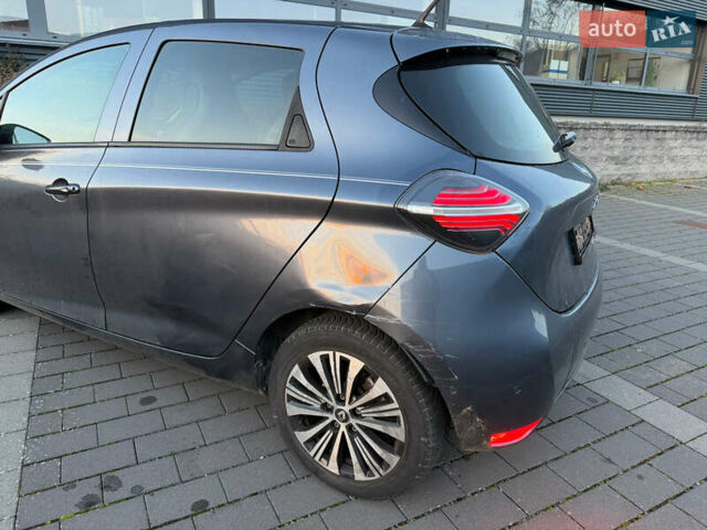 Серый Рено Зое, объемом двигателя 0 л и пробегом 40 тыс. км за 12200 $, фото 8 на Automoto.ua