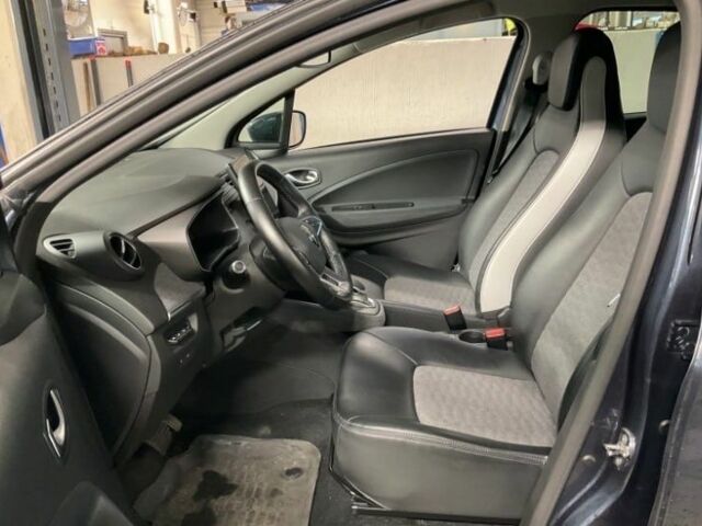 Серый Рено Зое, объемом двигателя 0 л и пробегом 105 тыс. км за 11900 $, фото 9 на Automoto.ua