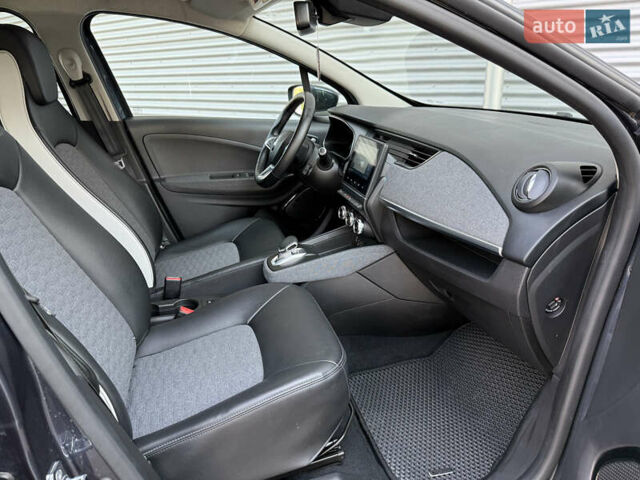 Серый Рено Зое, объемом двигателя 0 л и пробегом 24 тыс. км за 14950 $, фото 29 на Automoto.ua