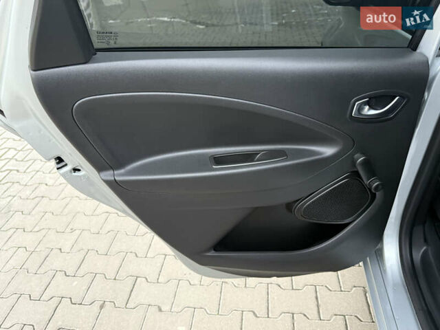 Сірий Рено Зое, об'ємом двигуна 0 л та пробігом 85 тис. км за 12600 $, фото 17 на Automoto.ua
