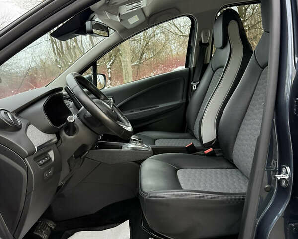 Сірий Рено Зое, об'ємом двигуна 0 л та пробігом 99 тис. км за 13950 $, фото 28 на Automoto.ua