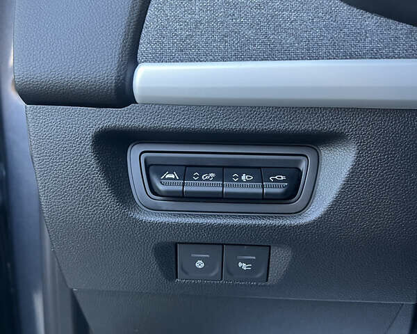 Серый Рено Зое, объемом двигателя 0 л и пробегом 115 тыс. км за 12650 $, фото 31 на Automoto.ua