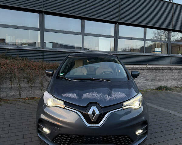 Серый Рено Зое, объемом двигателя 0 л и пробегом 40 тыс. км за 12200 $, фото 4 на Automoto.ua