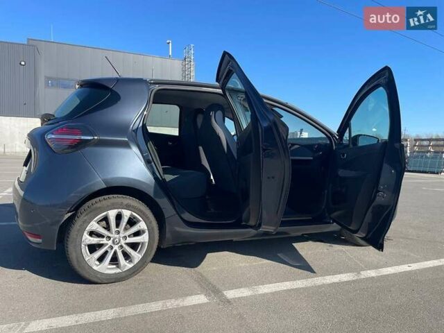 Серый Рено Зое, объемом двигателя 0 л и пробегом 22 тыс. км за 14100 $, фото 8 на Automoto.ua