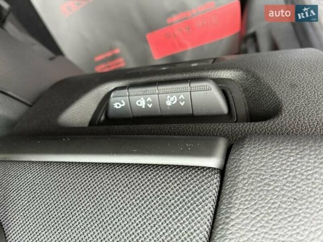 Серый Рено Зое, объемом двигателя 0 л и пробегом 33 тыс. км за 12900 $, фото 67 на Automoto.ua