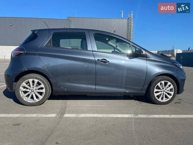 Серый Рено Зое, объемом двигателя 0 л и пробегом 22 тыс. км за 14100 $, фото 7 на Automoto.ua