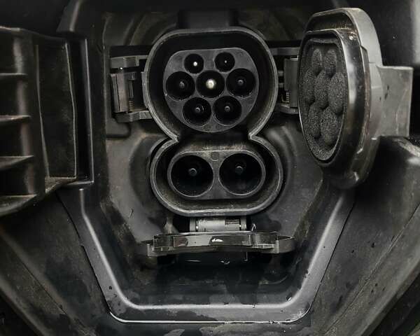 Серый Рено Зое, объемом двигателя 0 л и пробегом 37 тыс. км за 12650 $, фото 18 на Automoto.ua