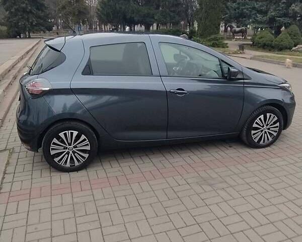 Серый Рено Зое, объемом двигателя 0 л и пробегом 19 тыс. км за 15900 $, фото 3 на Automoto.ua