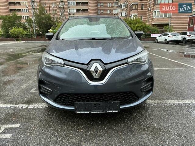 Серый Рено Зое, объемом двигателя 0 л и пробегом 33 тыс. км за 12900 $, фото 3 на Automoto.ua