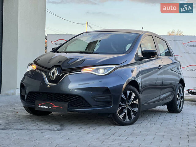 Серый Рено Зое, объемом двигателя 0 л и пробегом 115 тыс. км за 12650 $, фото 69 на Automoto.ua