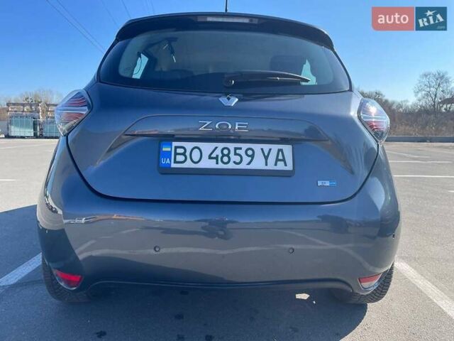 Серый Рено Зое, объемом двигателя 0 л и пробегом 22 тыс. км за 14100 $, фото 3 на Automoto.ua