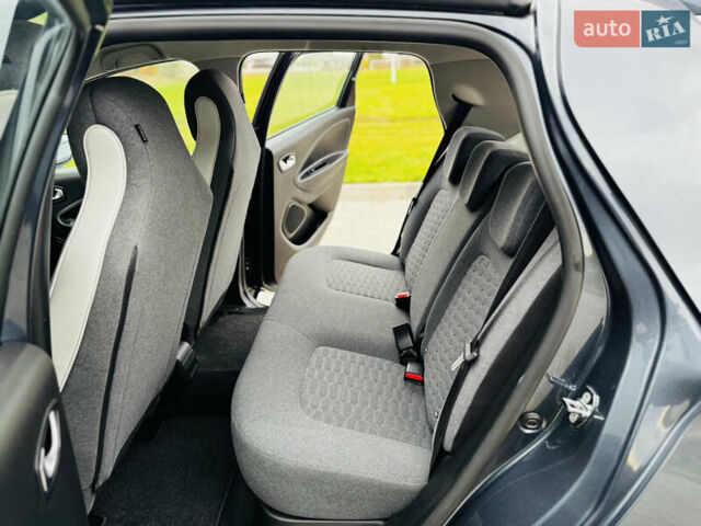 Рено Зое 2021 в Здолбунове на Automoto.ua Серый Рено Зое, объемом двигателя 0 л и пробегом 81 тыс. км за 12499 $, фото 22 на Automoto.ua