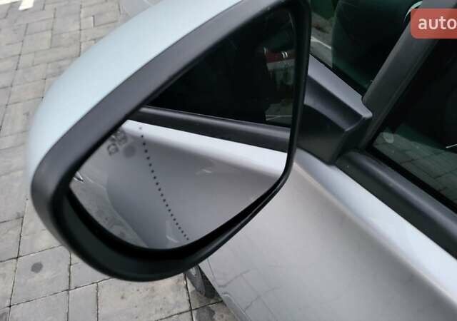 Сірий Рено Зое, об'ємом двигуна 0 л та пробігом 96 тис. км за 12550 $, фото 20 на Automoto.ua