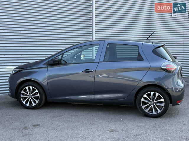 Серый Рено Зое, объемом двигателя 0 л и пробегом 24 тыс. км за 14950 $, фото 76 на Automoto.ua