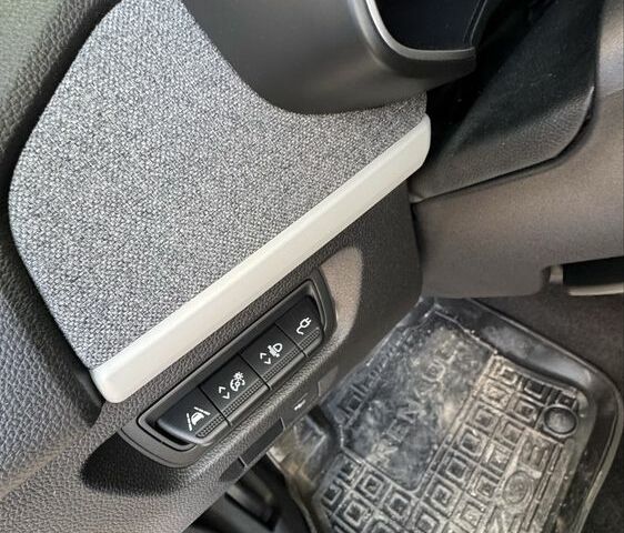 Серый Рено Зое, объемом двигателя 0 л и пробегом 46 тыс. км за 13200 $, фото 3 на Automoto.ua