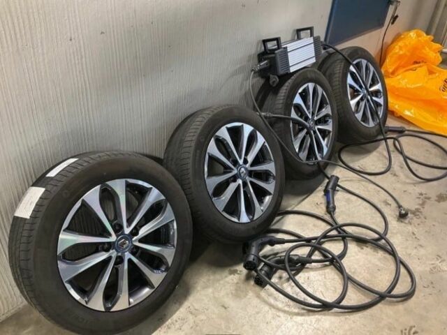 Серый Рено Зое, объемом двигателя 0 л и пробегом 105 тыс. км за 11900 $, фото 11 на Automoto.ua