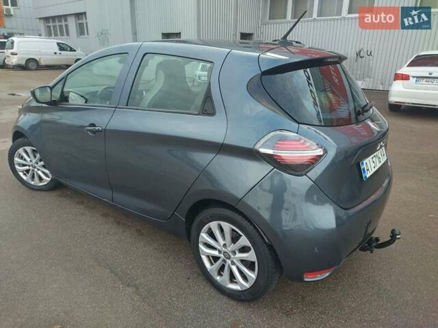Серый Рено Зое, объемом двигателя 0 л и пробегом 68 тыс. км за 13700 $, фото 3 на Automoto.ua