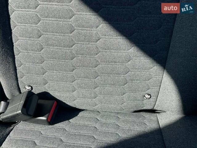 Серый Рено Зое, объемом двигателя 0 л и пробегом 22 тыс. км за 14100 $, фото 24 на Automoto.ua