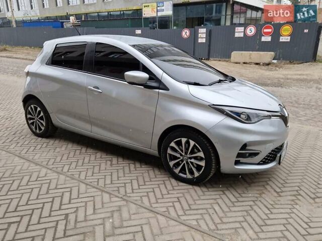 Серый Рено Зое, объемом двигателя 0 л и пробегом 32 тыс. км за 14500 $, фото 2 на Automoto.ua