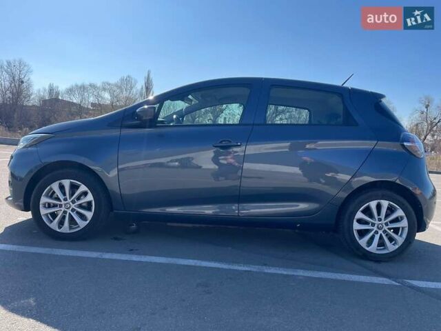Серый Рено Зое, объемом двигателя 0 л и пробегом 22 тыс. км за 14100 $, фото 6 на Automoto.ua