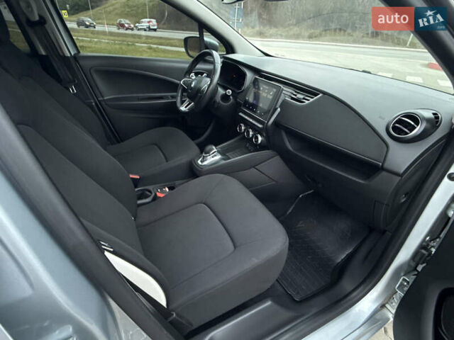 Сірий Рено Зое, об'ємом двигуна 0 л та пробігом 85 тис. км за 12600 $, фото 23 на Automoto.ua