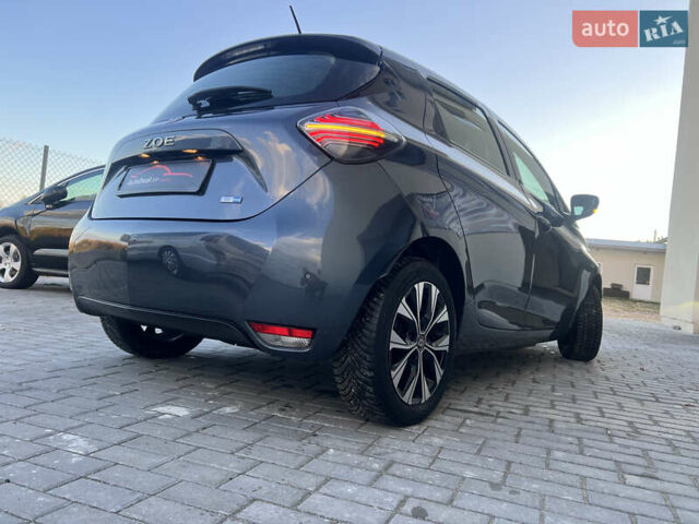 Серый Рено Зое, объемом двигателя 0 л и пробегом 115 тыс. км за 12650 $, фото 61 на Automoto.ua