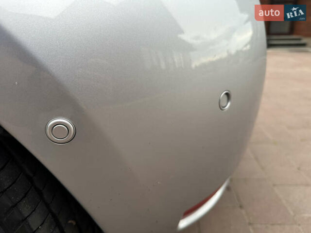Серый Рено Зое, объемом двигателя 0 л и пробегом 77 тыс. км за 11999 $, фото 20 на Automoto.ua
