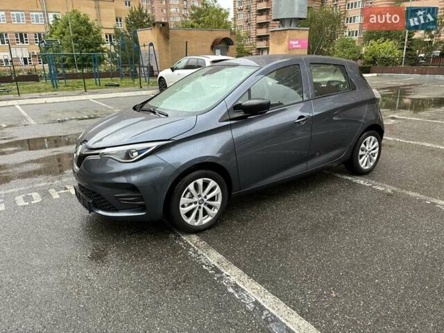 Серый Рено Зое, объемом двигателя 0 л и пробегом 33 тыс. км за 12900 $, фото 31 на Automoto.ua