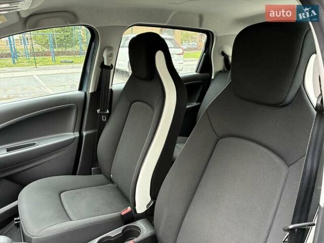 Серый Рено Зое, объемом двигателя 0 л и пробегом 33 тыс. км за 12900 $, фото 66 на Automoto.ua