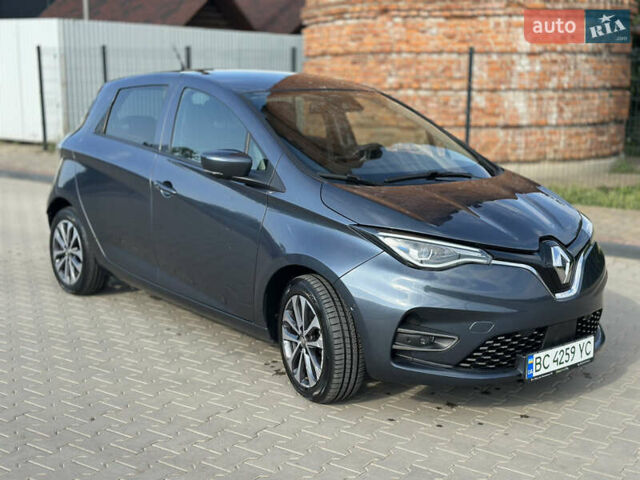 Серый Рено Зое, объемом двигателя 0 л и пробегом 39 тыс. км за 13500 $, фото 2 на Automoto.ua