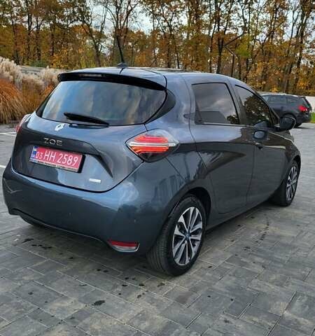 Серый Рено Зое, объемом двигателя 0 л и пробегом 103 тыс. км за 12200 $, фото 9 на Automoto.ua