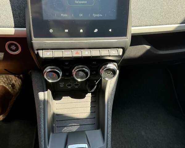 Сірий Рено Зое, об'ємом двигуна 0 л та пробігом 17 тис. км за 15200 $, фото 11 на Automoto.ua