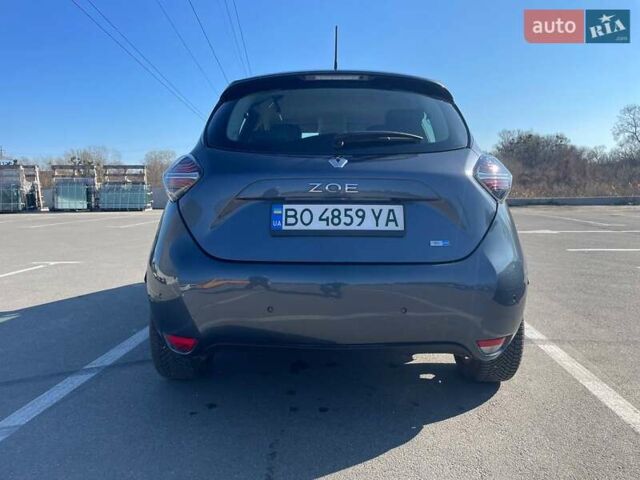 Серый Рено Зое, объемом двигателя 0 л и пробегом 22 тыс. км за 14100 $, фото 5 на Automoto.ua