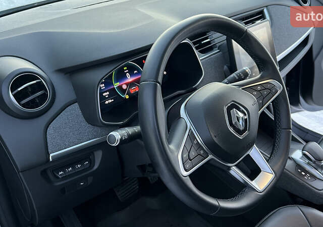 Серый Рено Зое, объемом двигателя 0 л и пробегом 31 тыс. км за 13750 $, фото 27 на Automoto.ua