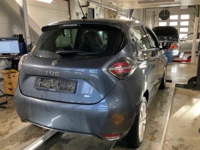 Серый Рено Зое, объемом двигателя 0 л и пробегом 105 тыс. км за 11900 $, фото 4 на Automoto.ua