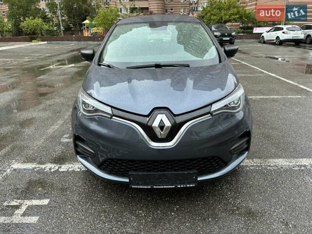 Серый Рено Зое, объемом двигателя 0 л и пробегом 33 тыс. км за 12900 $, фото 2 на Automoto.ua