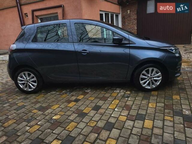Серый Рено Зое, объемом двигателя 0 л и пробегом 37 тыс. км за 12650 $, фото 3 на Automoto.ua