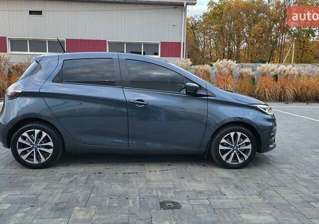 Рено Зое 2021 в Луцке на Automoto.ua Серый Рено Зое, объемом двигателя 0 л и пробегом 103 тыс. км за 12200 $, фото 2 на Automoto.ua