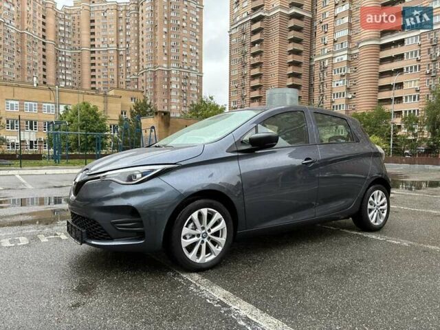 Серый Рено Зое, объемом двигателя 0 л и пробегом 33 тыс. км за 12900 $, фото 32 на Automoto.ua