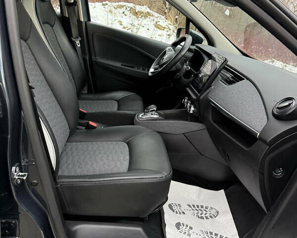 Сірий Рено Зое, об'ємом двигуна 0 л та пробігом 99 тис. км за 13950 $, фото 27 на Automoto.ua