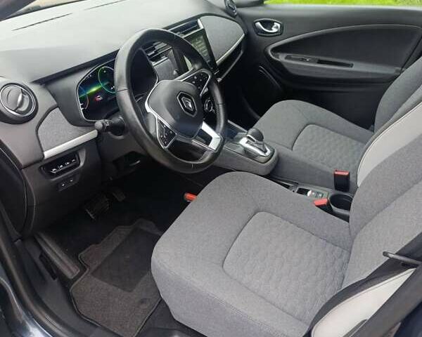 Серый Рено Зое, объемом двигателя 0 л и пробегом 81 тыс. км за 12700 $, фото 10 на Automoto.ua