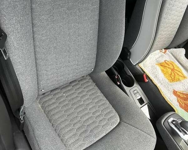 Серый Рено Зое, объемом двигателя 0 л и пробегом 38 тыс. км за 16250 $, фото 8 на Automoto.ua