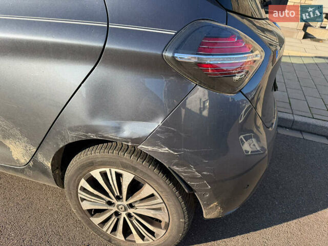 Серый Рено Зое, объемом двигателя 0 л и пробегом 40 тыс. км за 12200 $, фото 18 на Automoto.ua