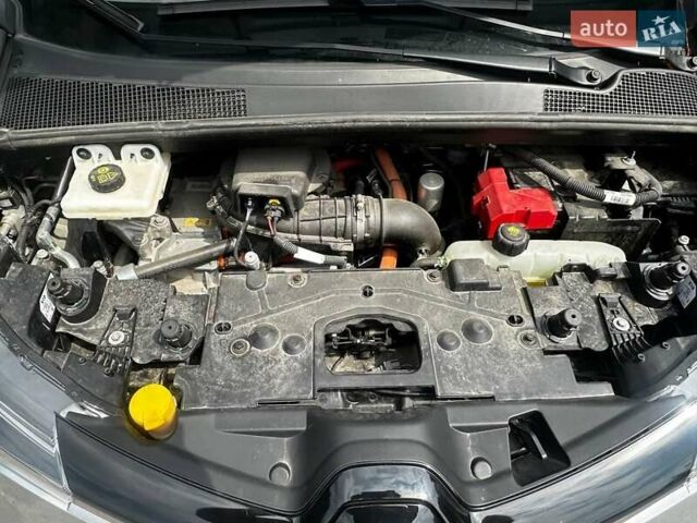 Серый Рено Зое, объемом двигателя 0 л и пробегом 38 тыс. км за 16250 $, фото 24 на Automoto.ua
