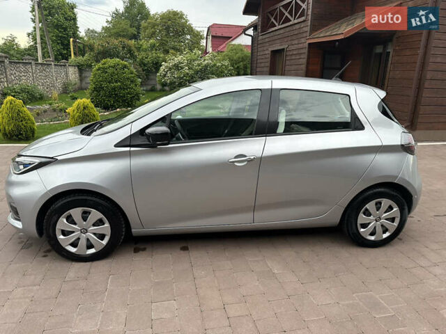 Серый Рено Зое, объемом двигателя 0 л и пробегом 77 тыс. км за 11999 $, фото 9 на Automoto.ua